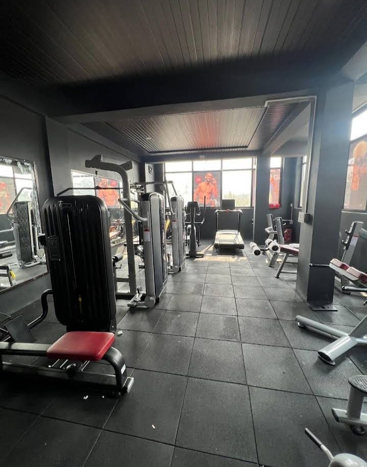 Elite Fitness gym floor